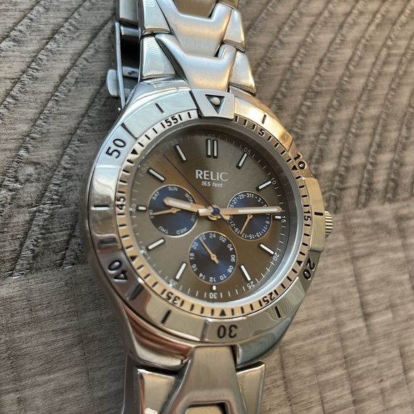 Relic Men’s Watch - Picture 2 of 2